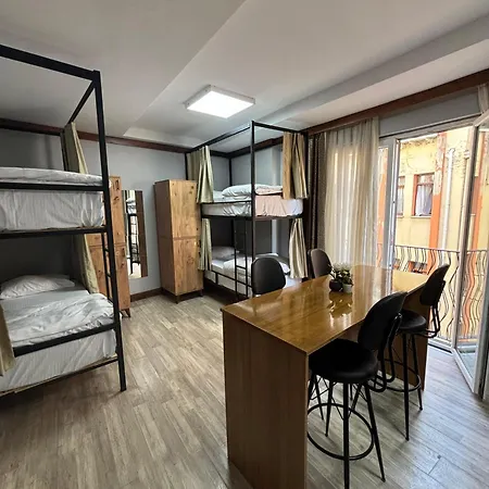 Moon ホステル イスタンブール