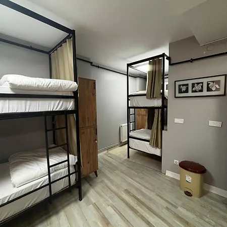 Hostel Moon *